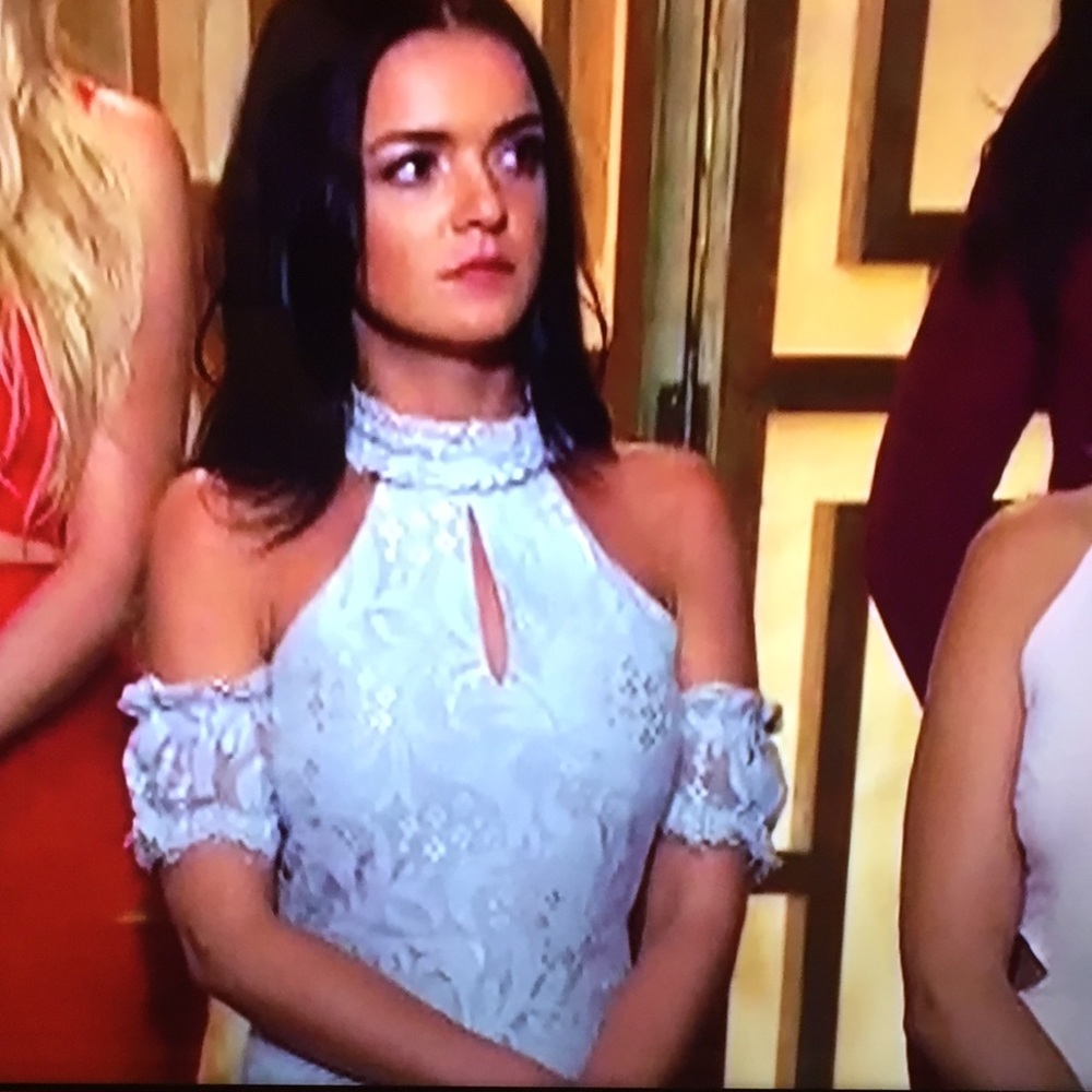⭐️On THE BACHELOR - Wine Lace Dress - Picture 4 of 4