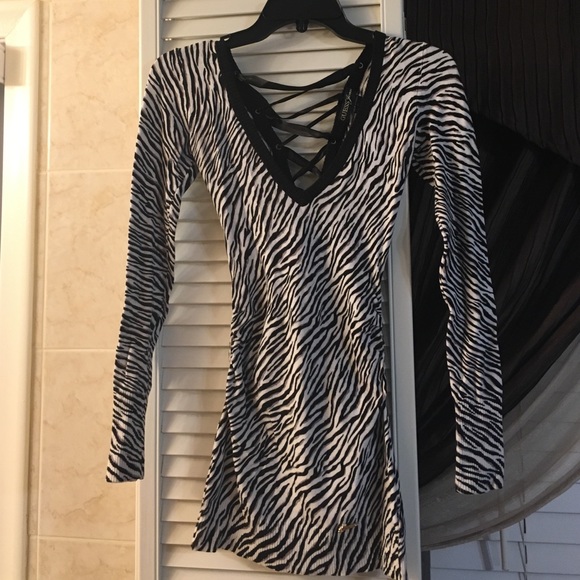 Guess zebra shirt, great length with a legging💞