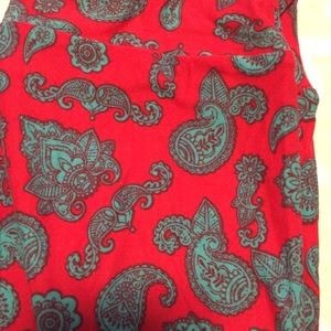 🎉PRICE ⬇️BNWT beautiful paisley LuLaroe leggings