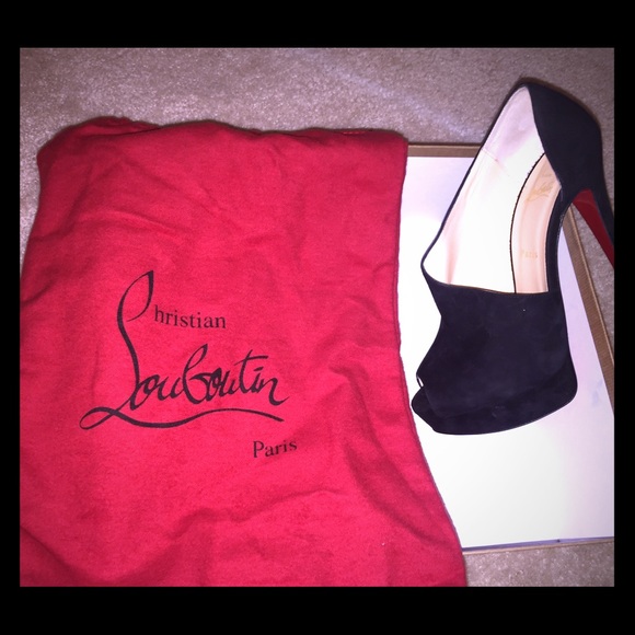 Christian Louboutin Shoes - Christian Louboutin HEELS SZ 40