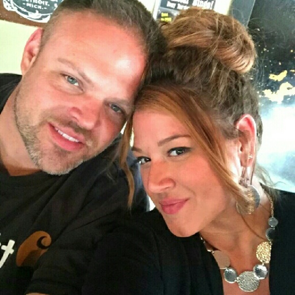 Meet your Posher, Andrea - Picture 2 of 3