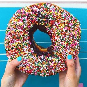 Meet your Posher, Thea