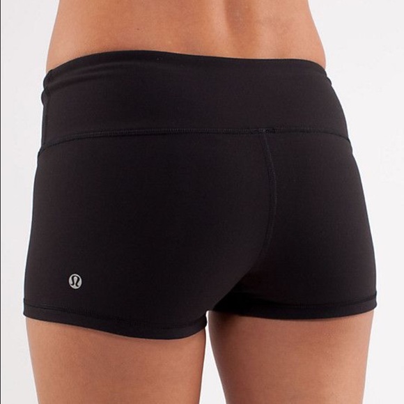 lululemon athletica Pants - Lululemon boogie shorts, size 4.