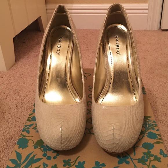 Heels - Picture 2 of 3