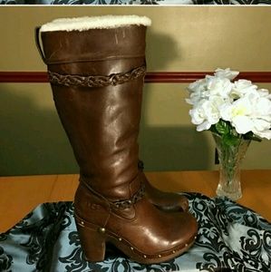 Not selling...looking for this boot