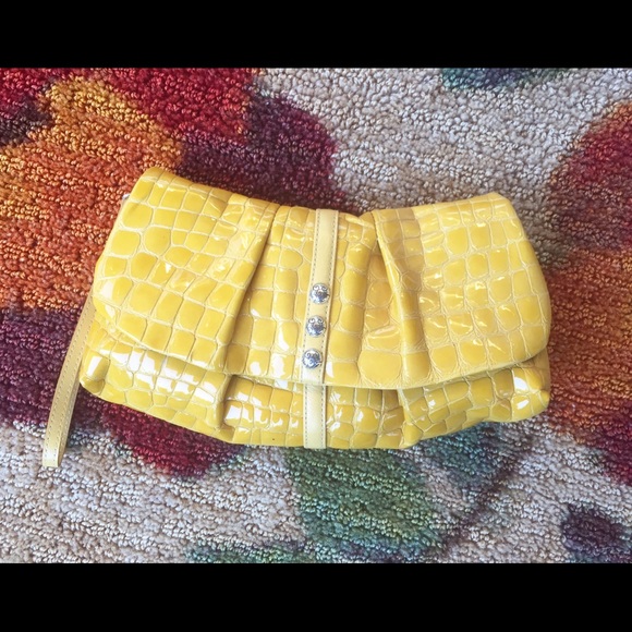 Mustard yellow Brighton clutch 💛