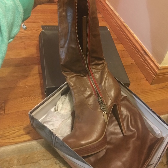 Half calf brown boots from (bakers)