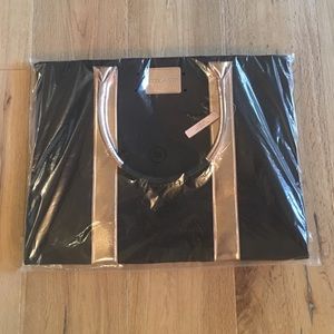 Victoria Secret Weekend bag