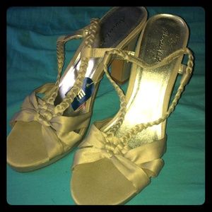 American Eagle formal heels