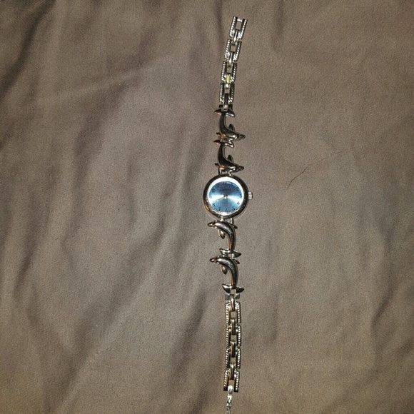 Quartz Dolphin watch