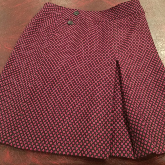 Ann Taylor pink/black fitted walking skirt16”waist