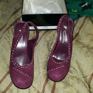Gorgeous faux suede shoes wine color 11 heels