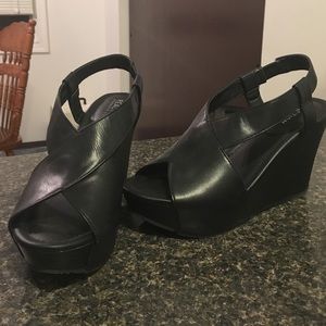 Black wedges