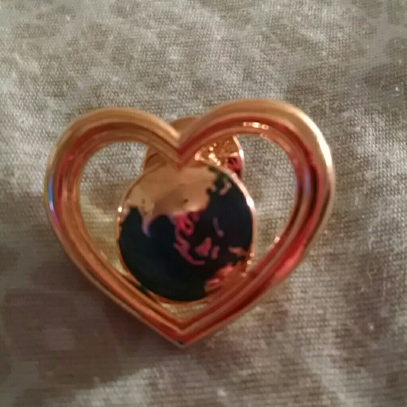Avon Pin