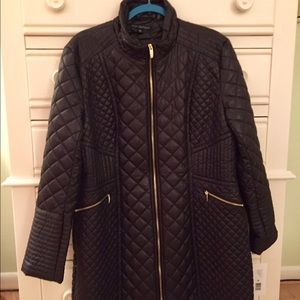 New Via Spago Stand Collar Quilted Coat in Black