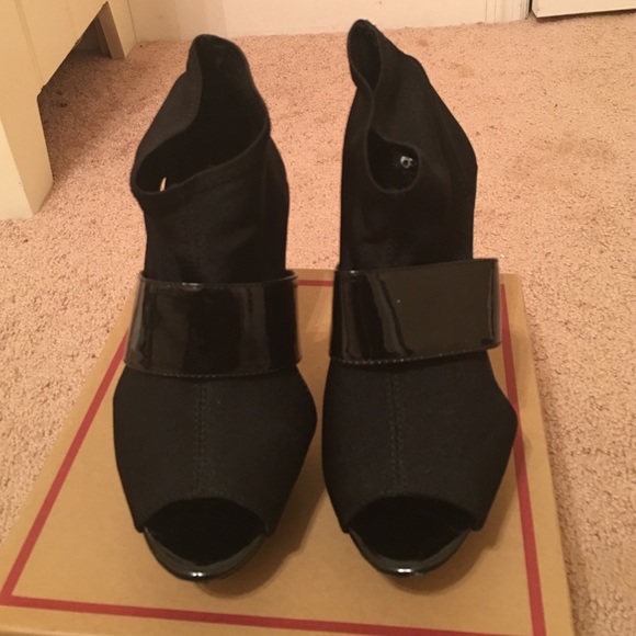 Heels - Picture 2 of 2