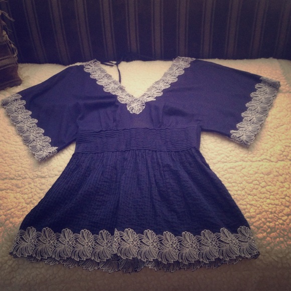 Catherine Malandrino embroidered/lace blouse s 4