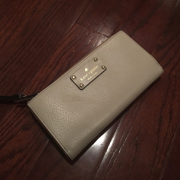 kate spade wristlet