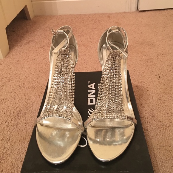 Heels - Picture 2 of 2