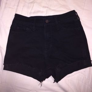 Black frayed high waisted shorts!!
