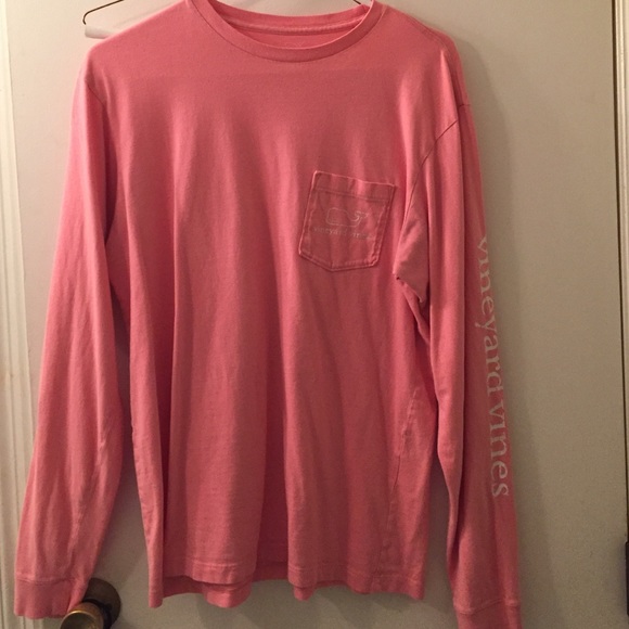 Vineyard vines t shirt