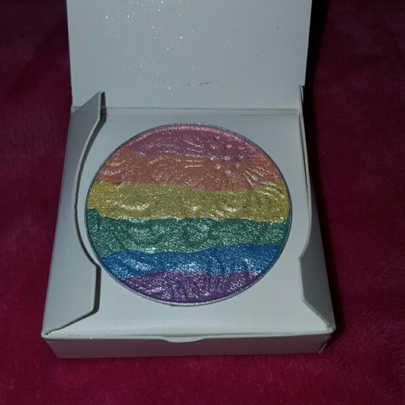 Other - Calans Rainbow Highlighter