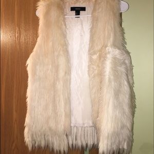 Faux fur sleeveless jacket