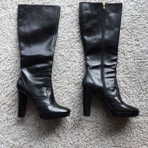 Beautiful, sexy knee high Michael Kors boots