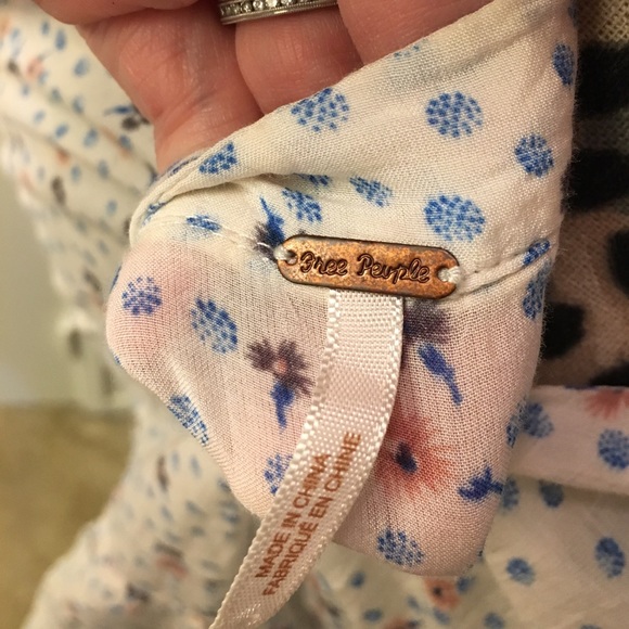 Great cond Free People baby doll top - Picture 8 of 8