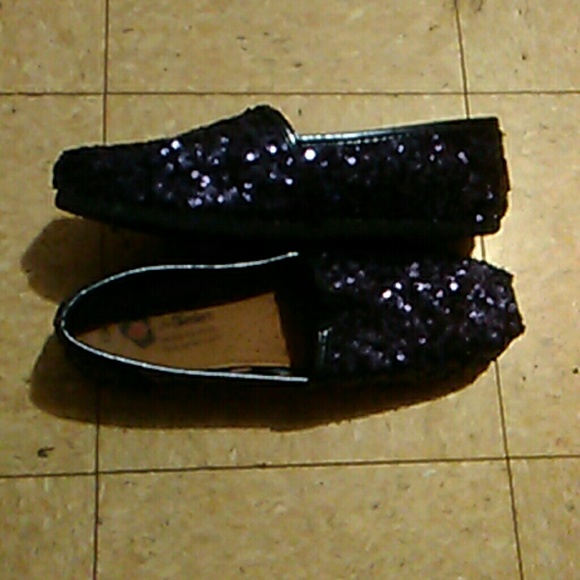 Sparkly navy blue bobs brandnew