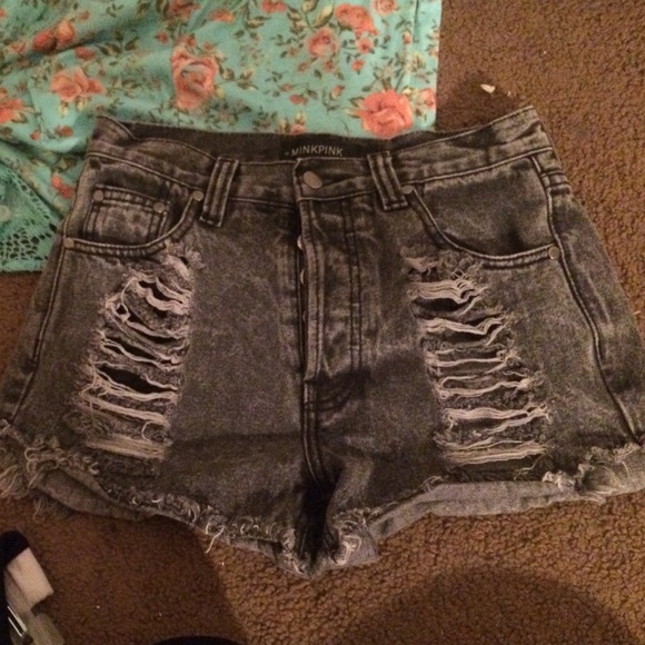 Gray MINKPINK high waisted shorts ✨