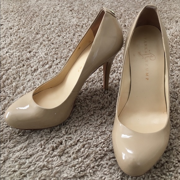 IVANKA TRUMP Beige Patent Leather Classic Pumps