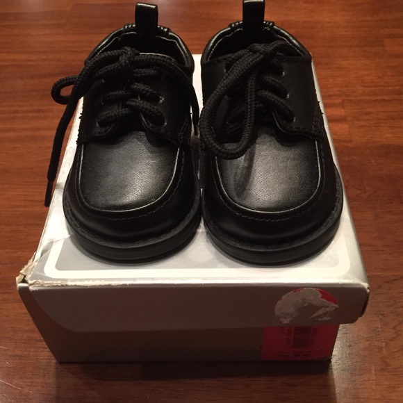 Dress shoes