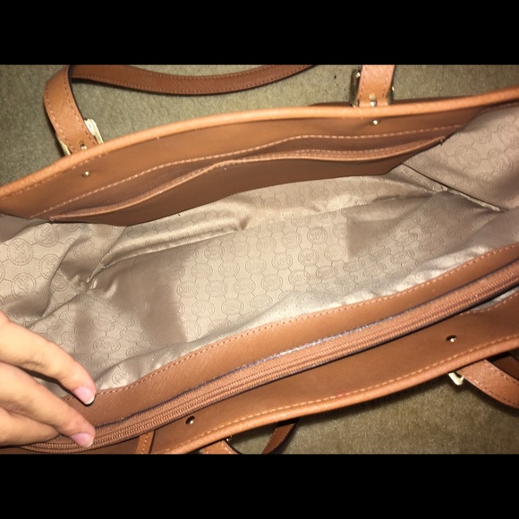 Michael Kors Jet Set Travel Medium - Picture 2 of 4