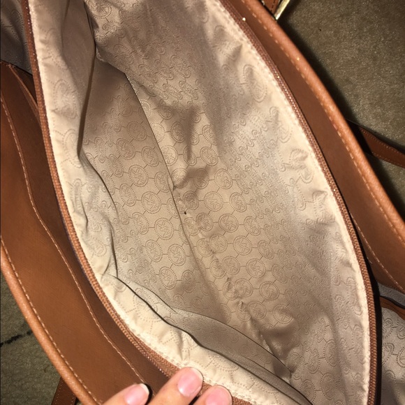 Michael Kors Jet Set Travel Medium - Picture 3 of 4