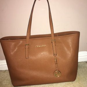 Michael Kors Jet Set Travel Medium