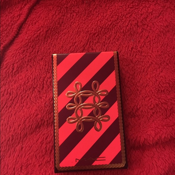 Mac copper face compact whisper of guilt highlight