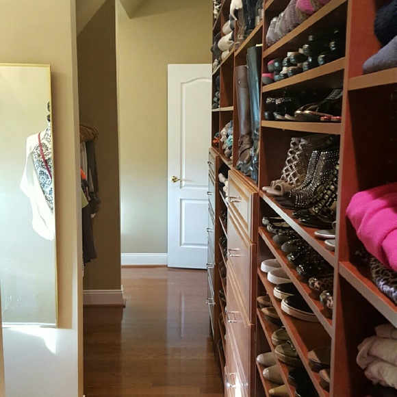 Hello and welcome to my closet! - Picture 2 of 8