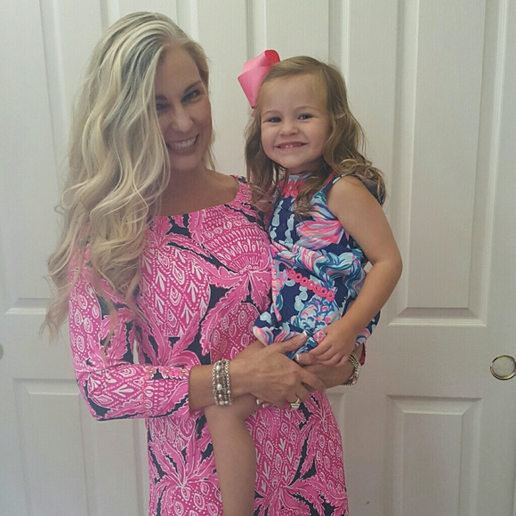 Hello and welcome to my closet! - Picture 7 of 8