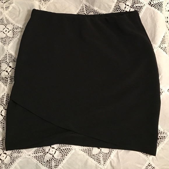 Black asymmetrical H&M skirt