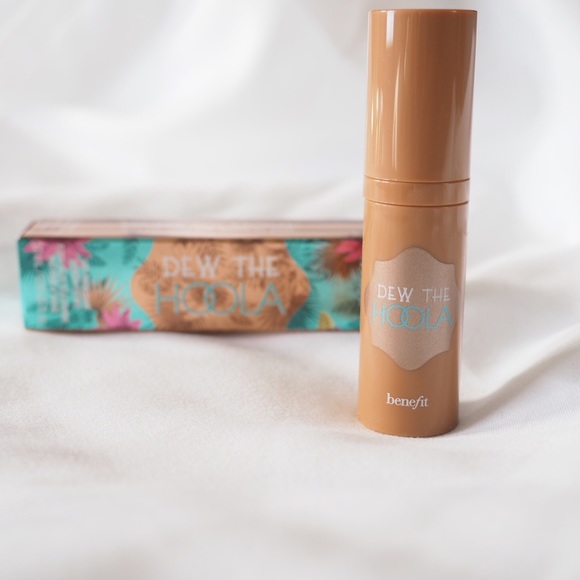 Benefit • Dew the Hoola