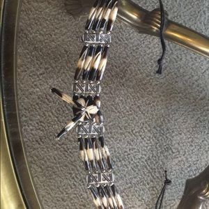 Meet your Posher, Joy