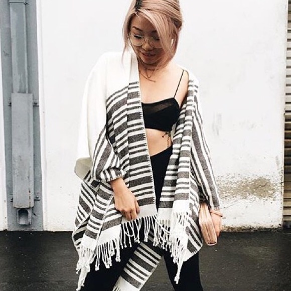 Satin Mesh Bralette - Black - Picture 2 of 2