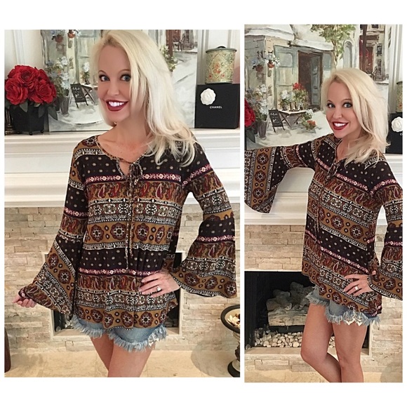 Tops - Ribbed tie front tunic w/bell sleeves! LAST ONE