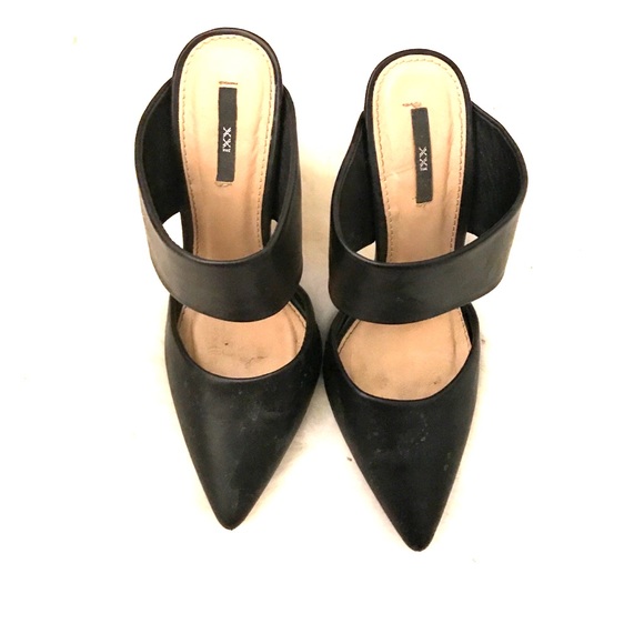 Little black heels // size 6