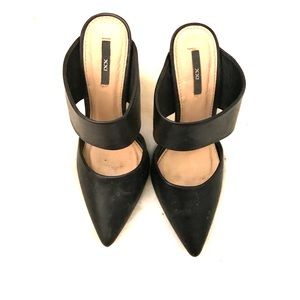 Little black heels // size 6