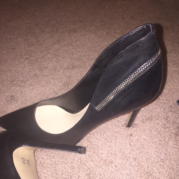 Size 10 Nine West zipper stilettos - Picture 2 of 3
