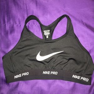 Nike pro sports bra