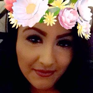 Meet your Posher, Yesenia