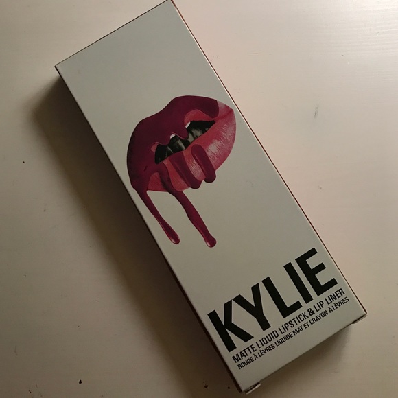 Kylie Jenner Lip Kit Poise K